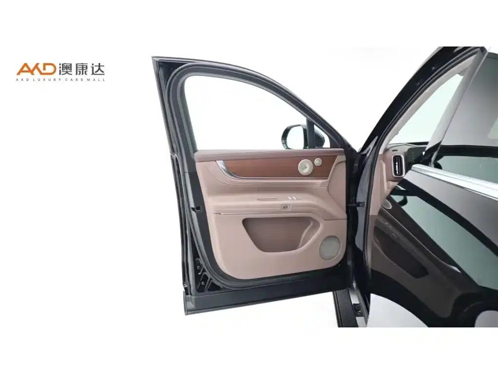 Wenjie M9/1.5T/2024/Range Extended Ultra Edition 42kWh 6-Seater — миниатюра 11