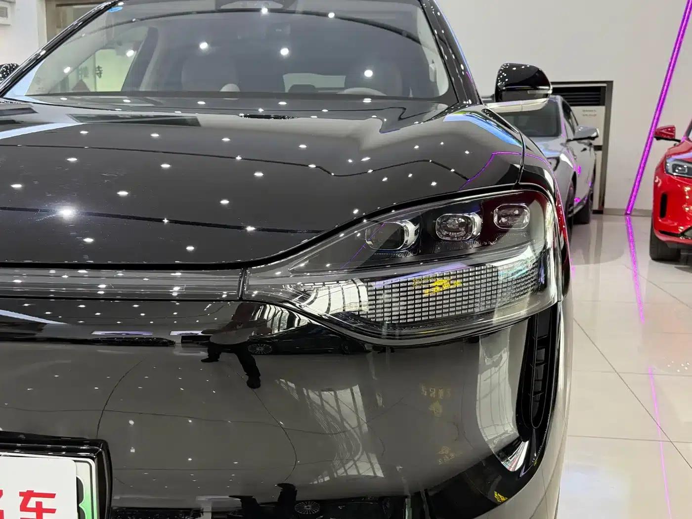 Wenjie M9 2025 Extended Range Max Edition 52kWh 6-Seat Version (192-line LiDAR) — миниатюра 4