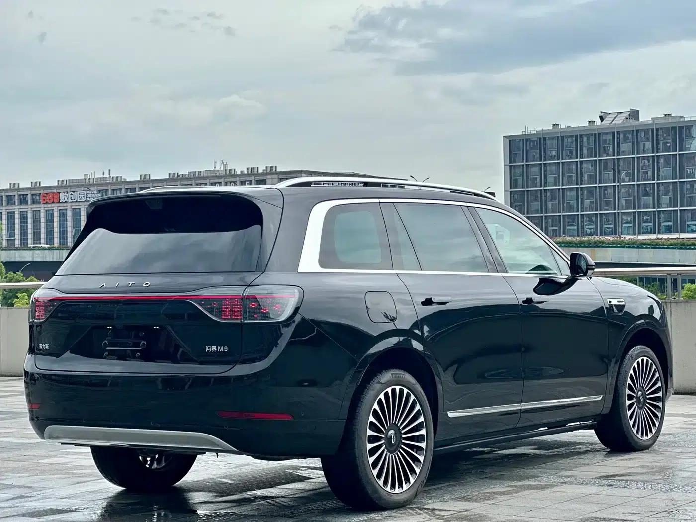 Wenjie M9 2025 Ultra Extended Range Edition (52kWh, 6-seater, 192-line LiDAR) — миниатюра 22