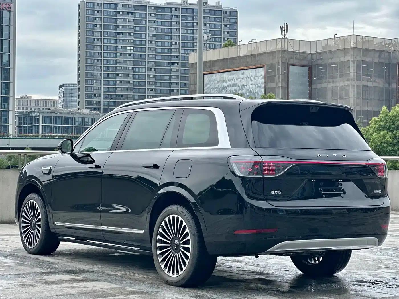 Wenjie M9 2025 Ultra Extended Range Edition (52kWh, 6-seater, 192-line LiDAR) — миниатюра 23