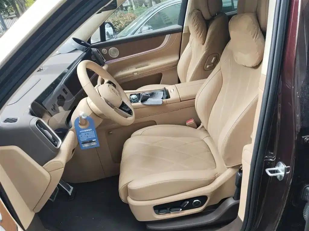 Wenjie M9 2025 Ultra Extended Range Edition (52kWh, 6-seater, 192-line LiDAR) — миниатюра 8