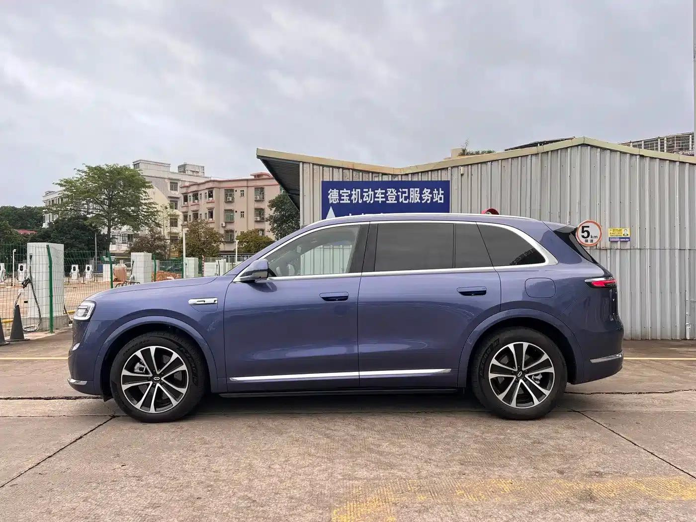 Wenjie M7 2026 Model Extended Range Ultra 4WD Version (5 Seats, 896-line LiDAR) — миниатюра 2