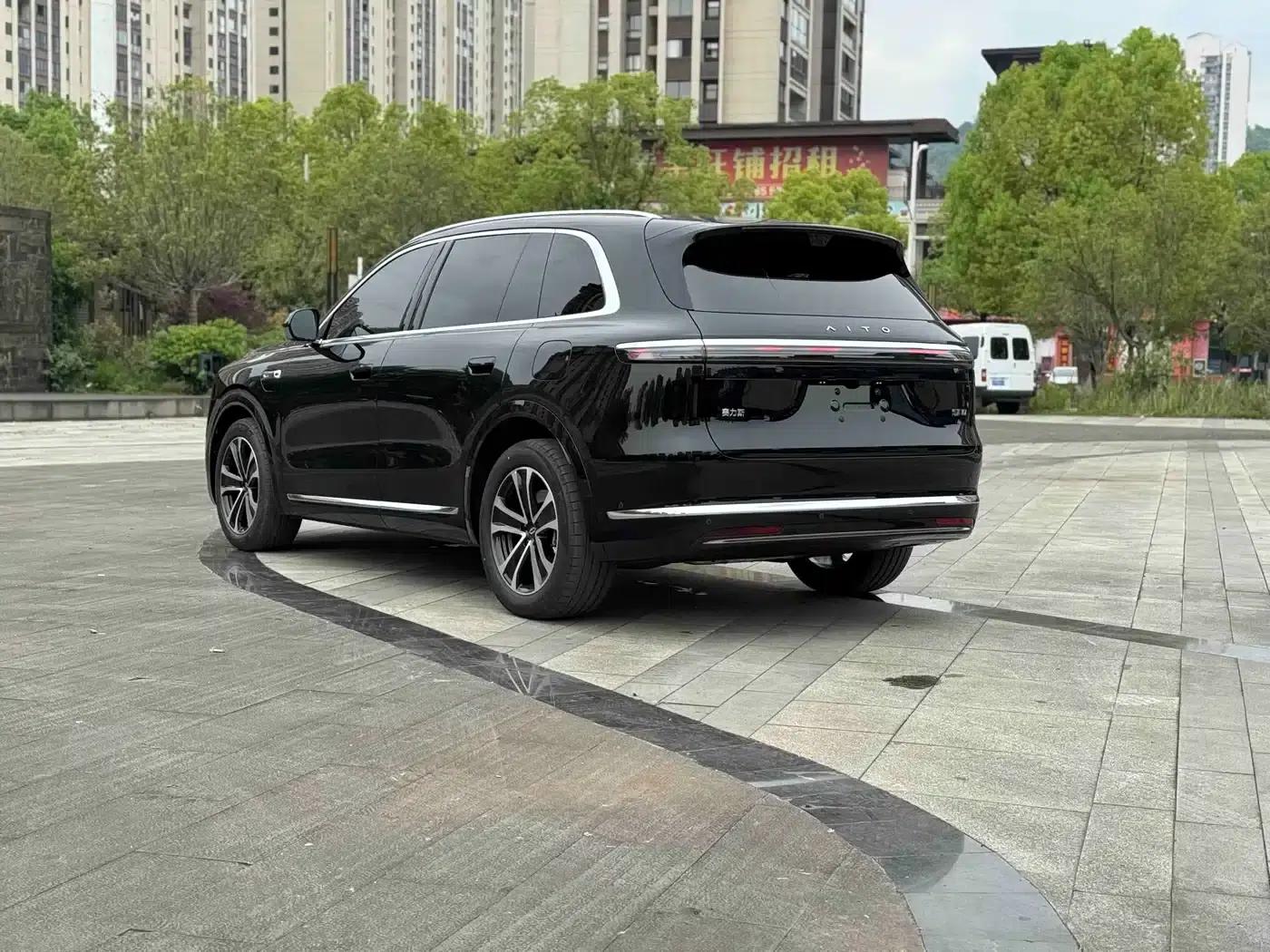 Wenjie M7 2026 Model Extended Range Max Version (6 Seats, 192-line LiDAR) — миниатюра 4