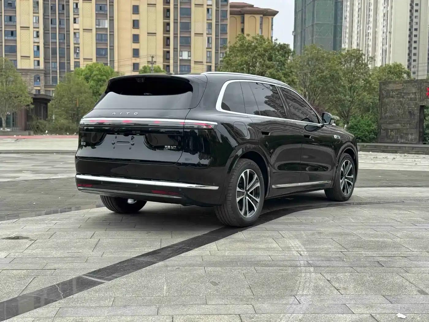 Wenjie M7 2026 Model Extended Range Max Version (6 Seats, 192-line LiDAR) — миниатюра 5