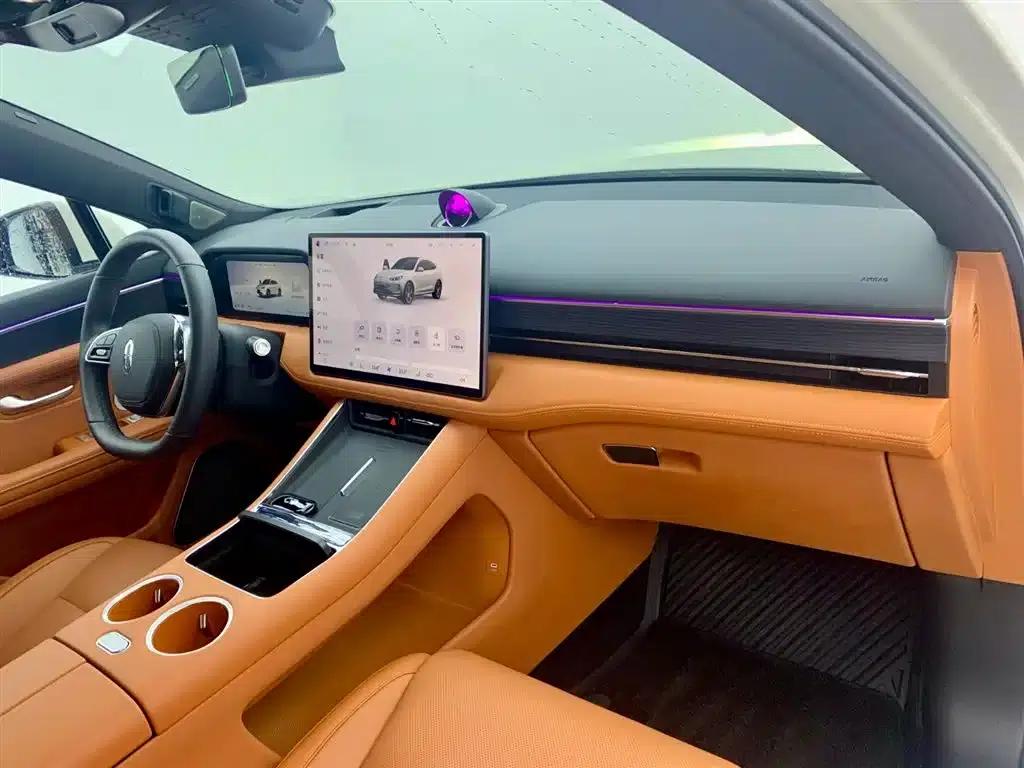Wenjie M5 2025 Extended Range Ultra 4WD — миниатюра 17