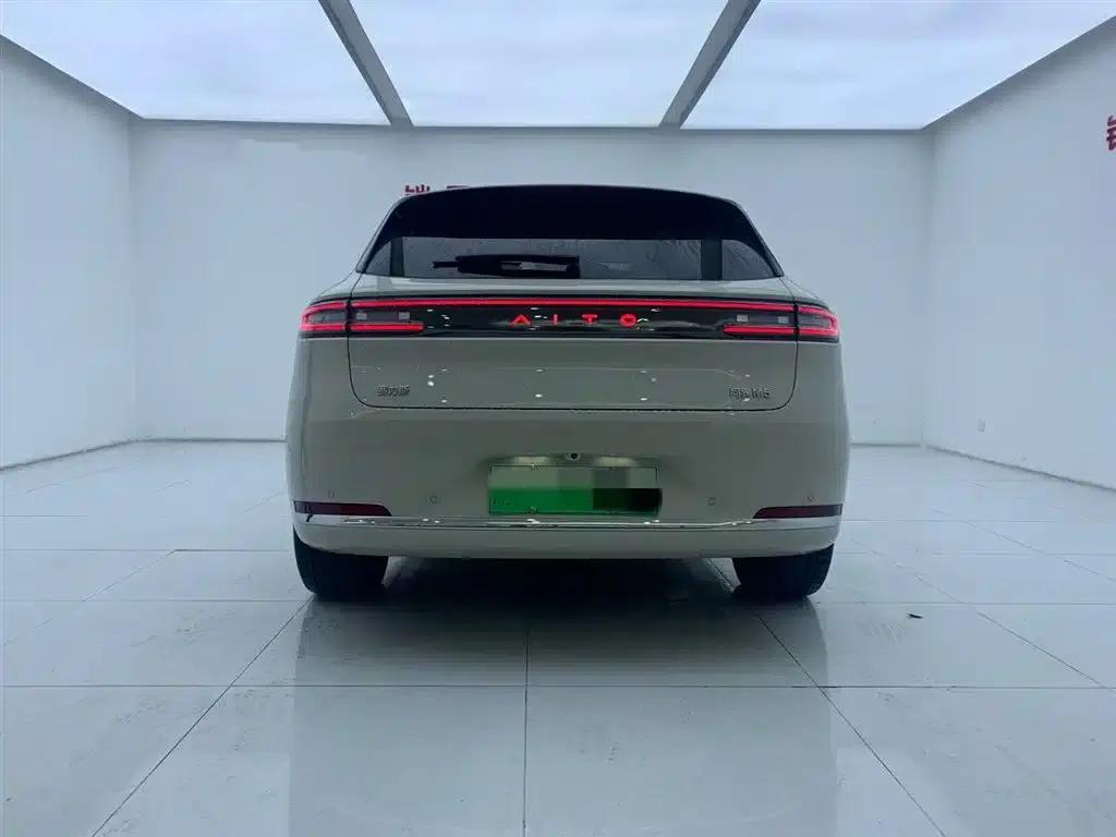 Wenjie M5 2025 Extended Range Ultra 4WD — миниатюра 4