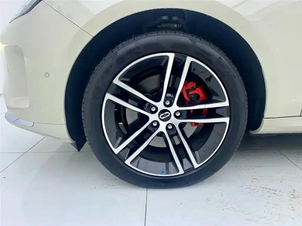 Wenjie M5 2025 Extended Range Ultra 4WD — миниатюра 6