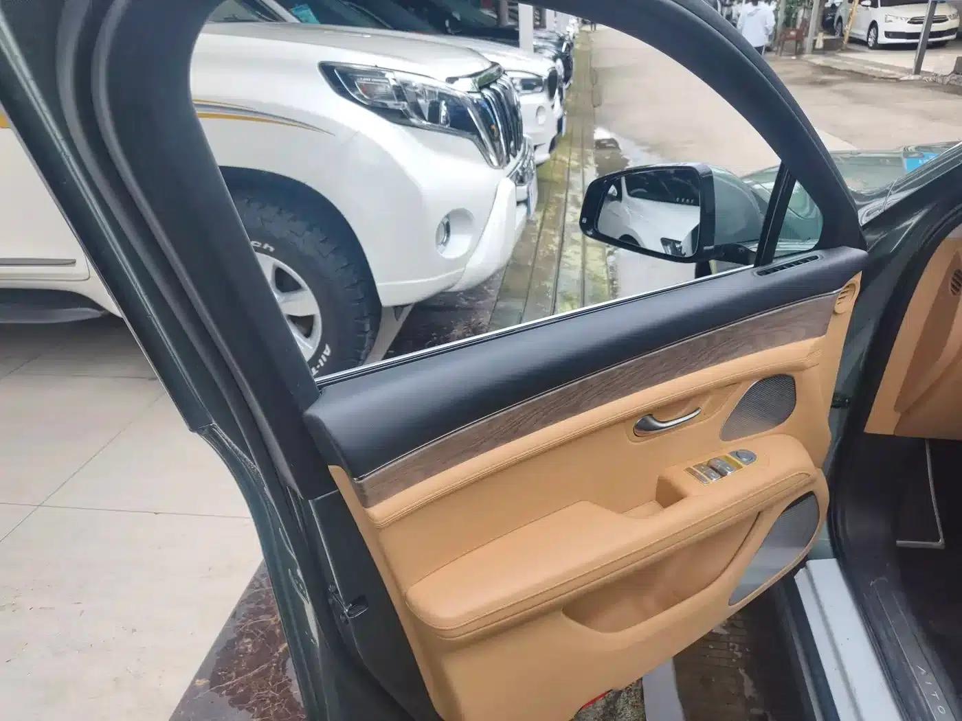 Wenjie M5 2022 Extended Range 4WD Ultimate Edition — миниатюра 4