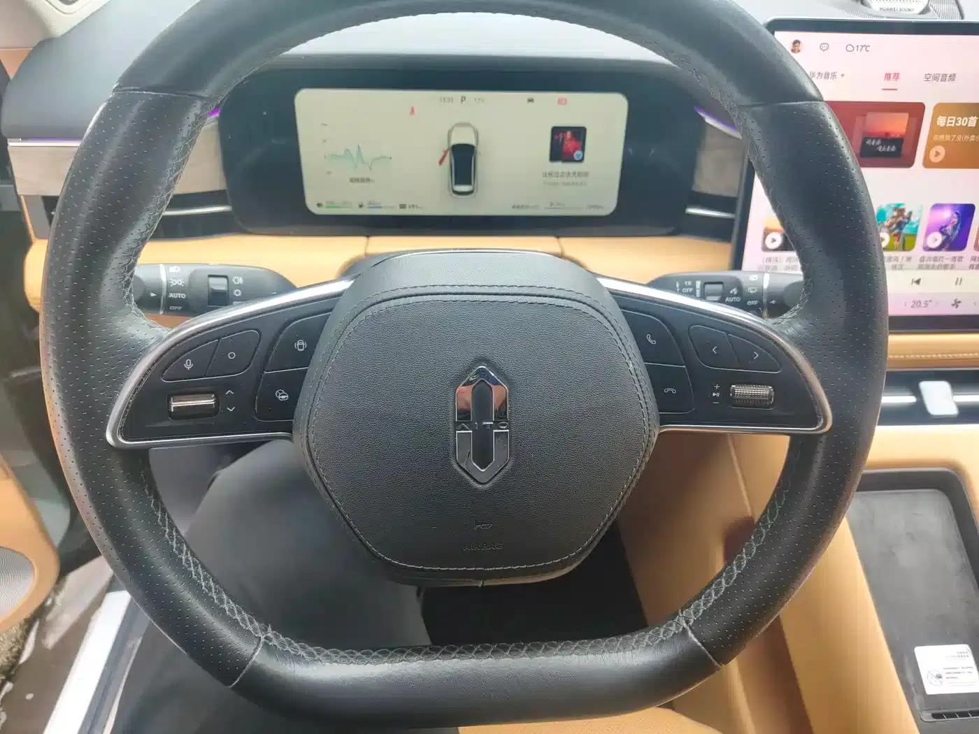 Wenjie M5 2022 Extended Range 4WD Ultimate Edition — миниатюра 6