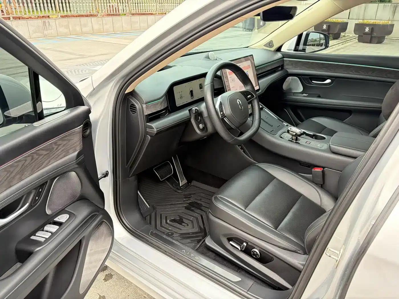 Wenjie M5 2024 Range Extended Max Rear-Wheel Drive High-End Intelligent Driving Edition — миниатюра 6