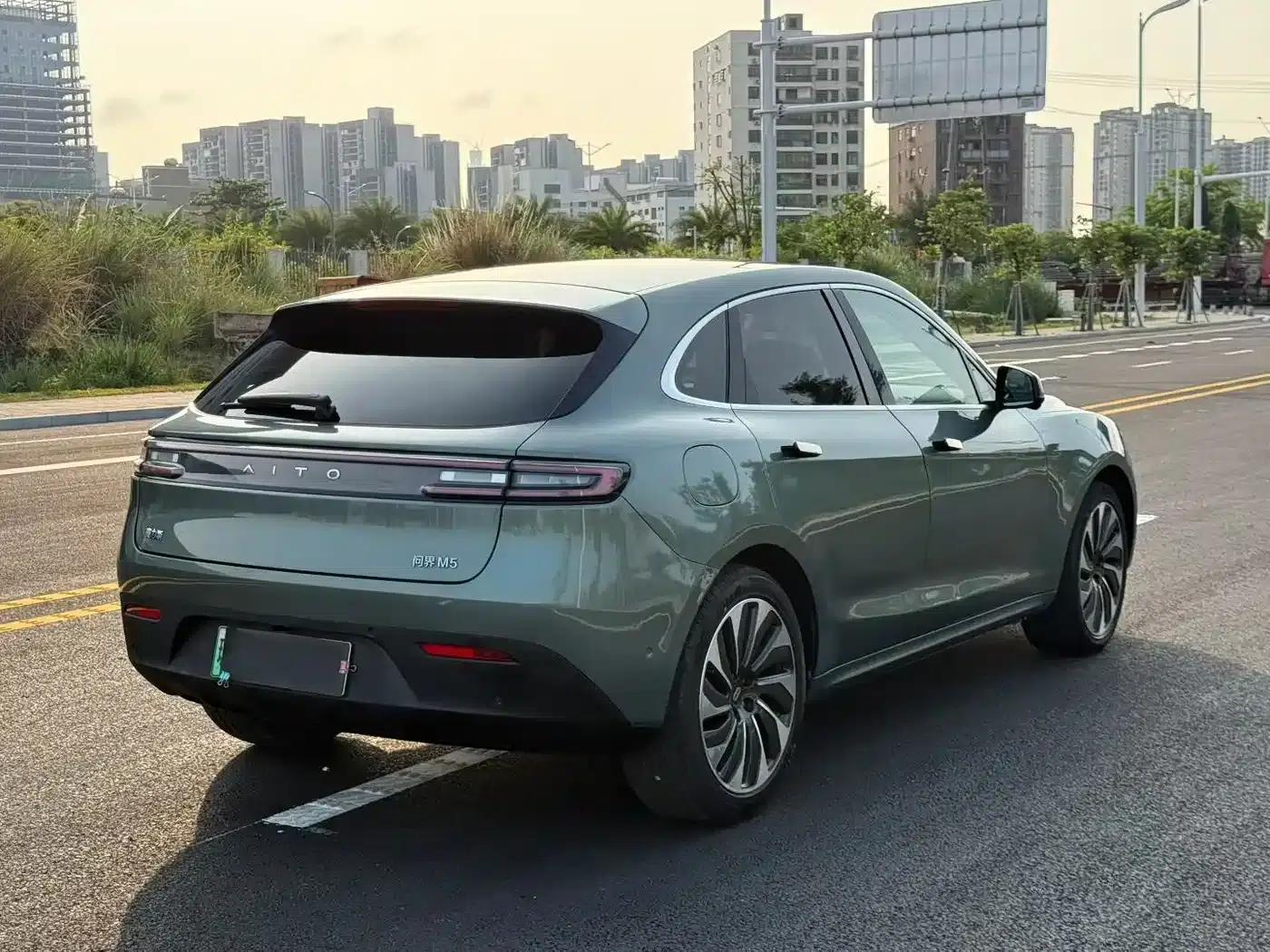 Wenjie M5 2022 Extended Range AWD Performance Edition — миниатюра 6