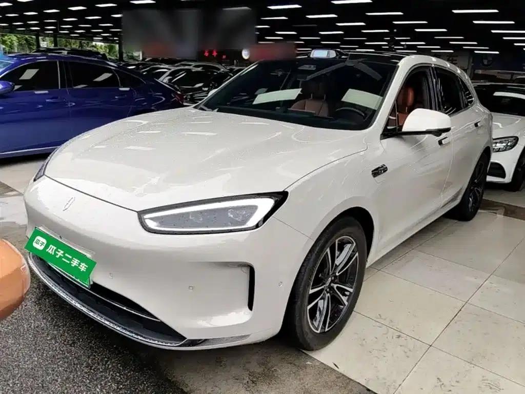 Wenjie M5 2025 Extended Range Ultra Rear-Wheel Drive Version — миниатюра 2