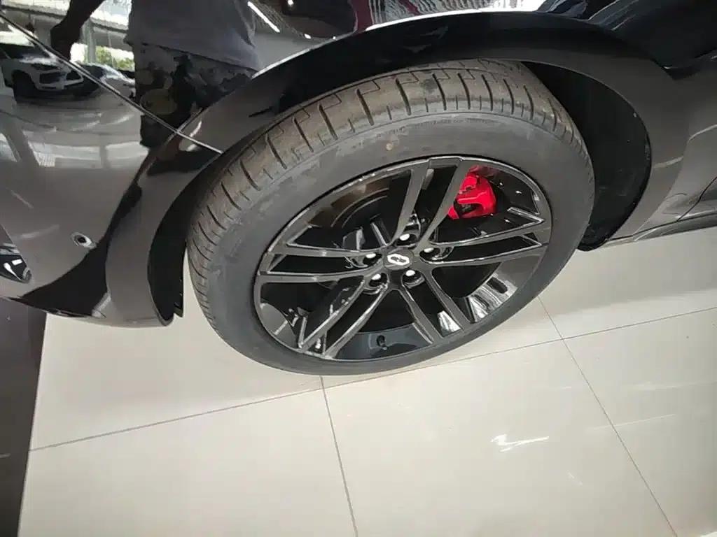 Wenjie M5 2025 Extended Range Ultra 4WD — миниатюра 23