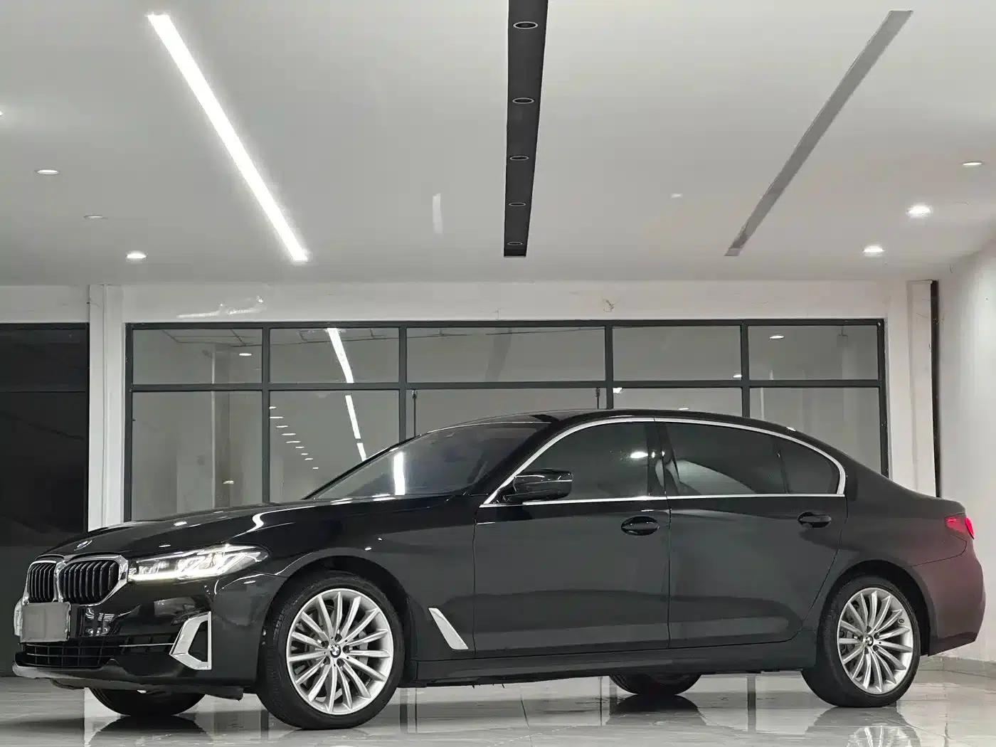 BMW 5 Series 2022 Facelift 530Li Luxury Package — миниатюра 1