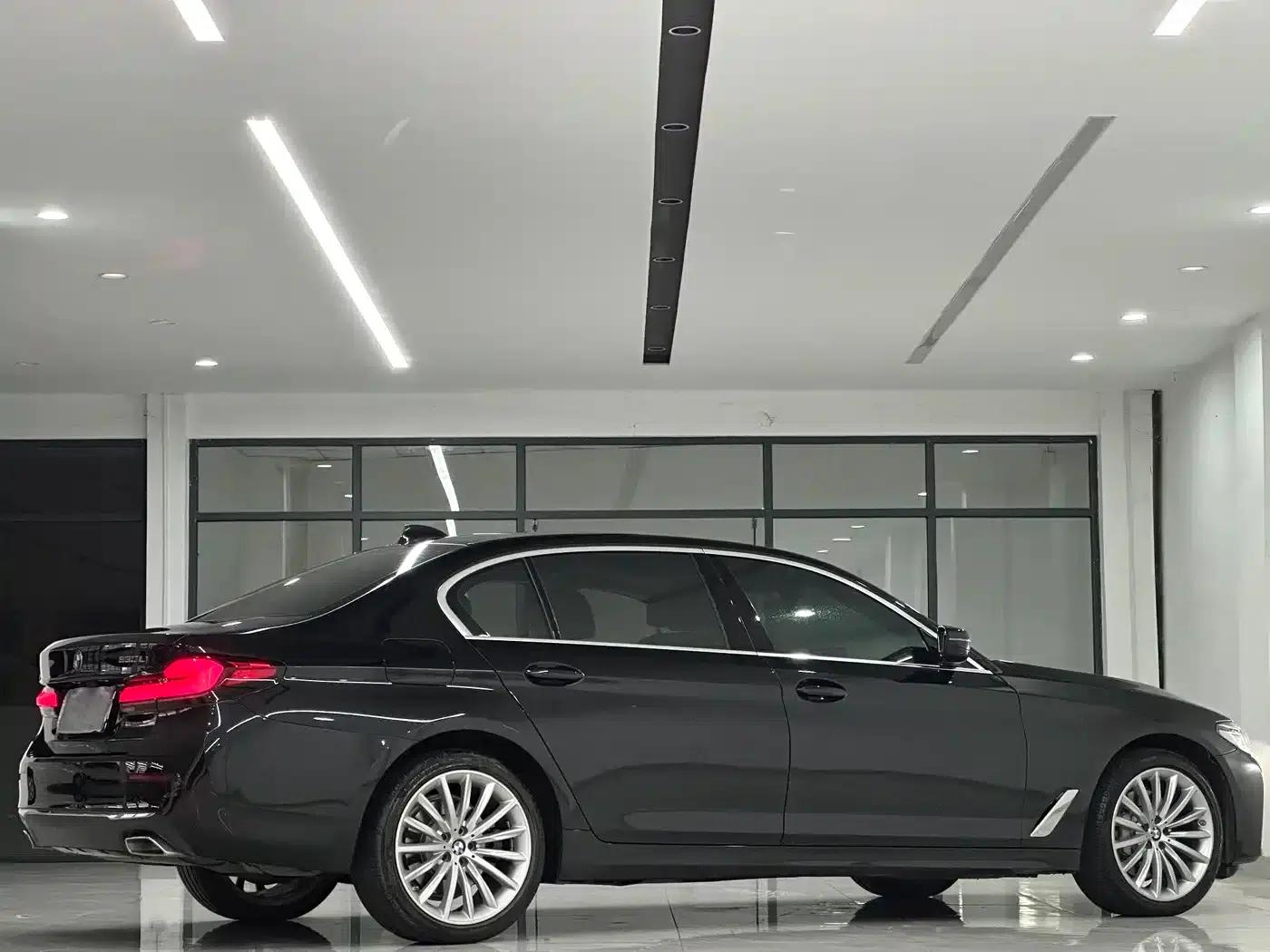 BMW 5 Series 2022 Facelift 530Li Luxury Package — миниатюра 9