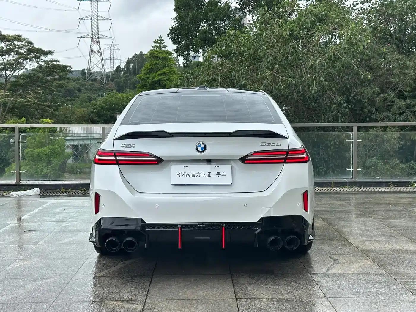 2025 BMW 5 Series 530Li Luxury M Sport Package — миниатюра 16