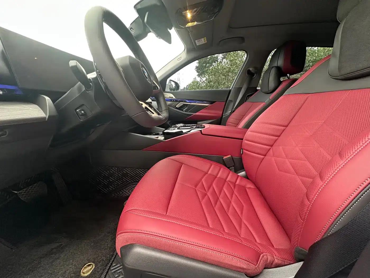 2025 BMW 5 Series 530Li Luxury M Sport Package — миниатюра 5