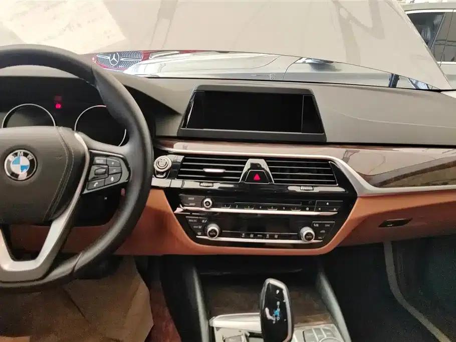 BMW 5 Series 2018 528Li Launch Special Edition — миниатюра 13