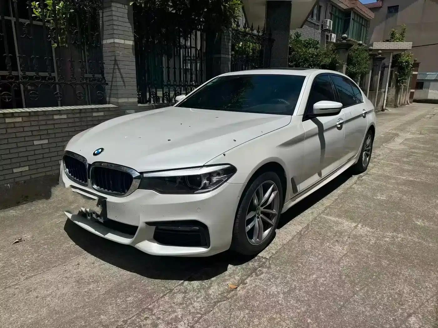 2018 BMW 5 Series 525Li M Sport Package — миниатюра 1