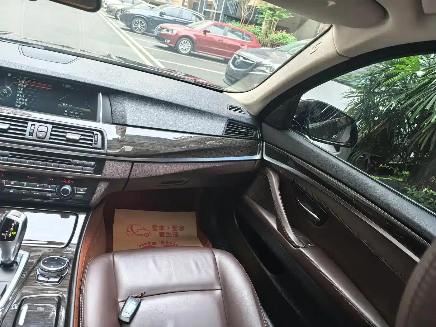 2014 BMW 5 Series 525Li Luxury Design Package — миниатюра 9