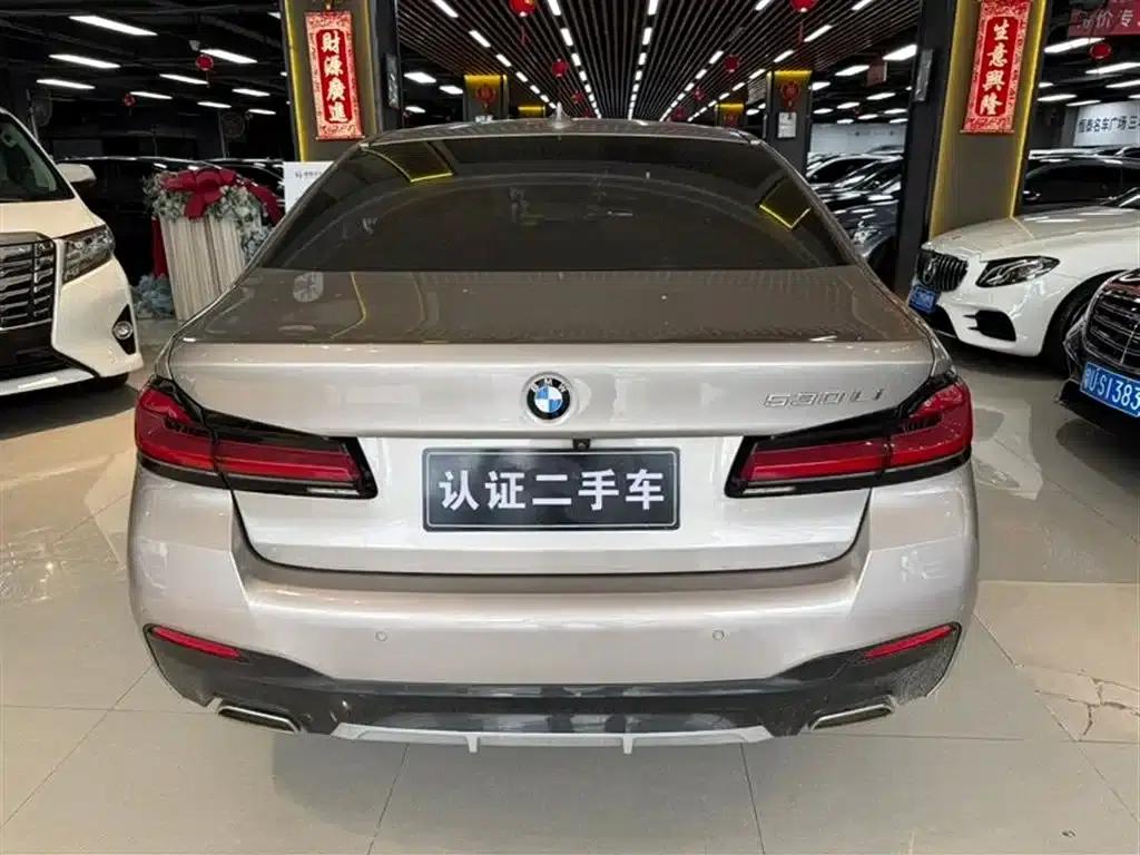 2021 BMW 5 Series 525Li M Sport Package — миниатюра 3