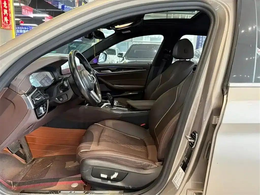 2021 BMW 5 Series 525Li M Sport Package — миниатюра 5