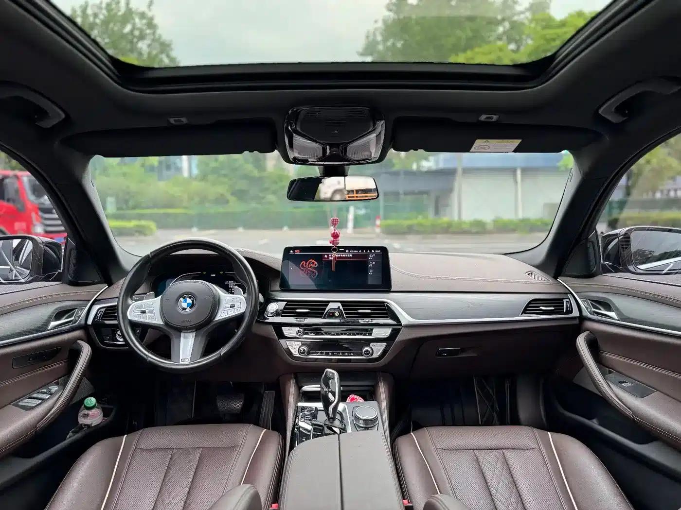 2023 BMW 5 Series 530Li Leading Edition M Sport Package — миниатюра 8