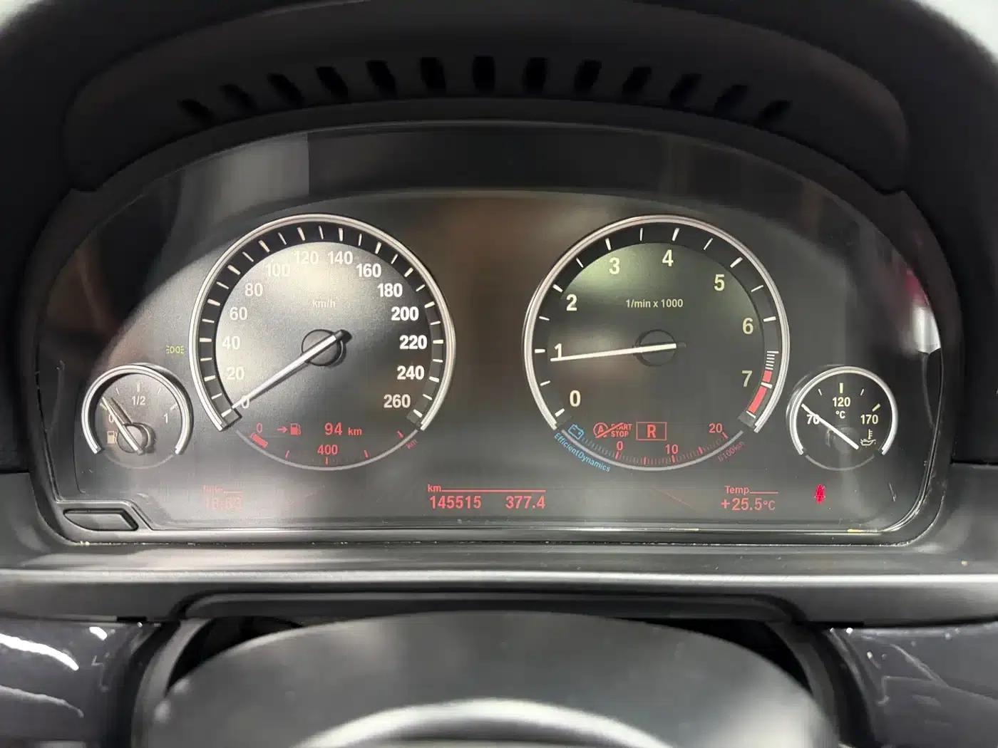 2014 BMW 5 Series 520Li Elegant Edition — миниатюра 14
