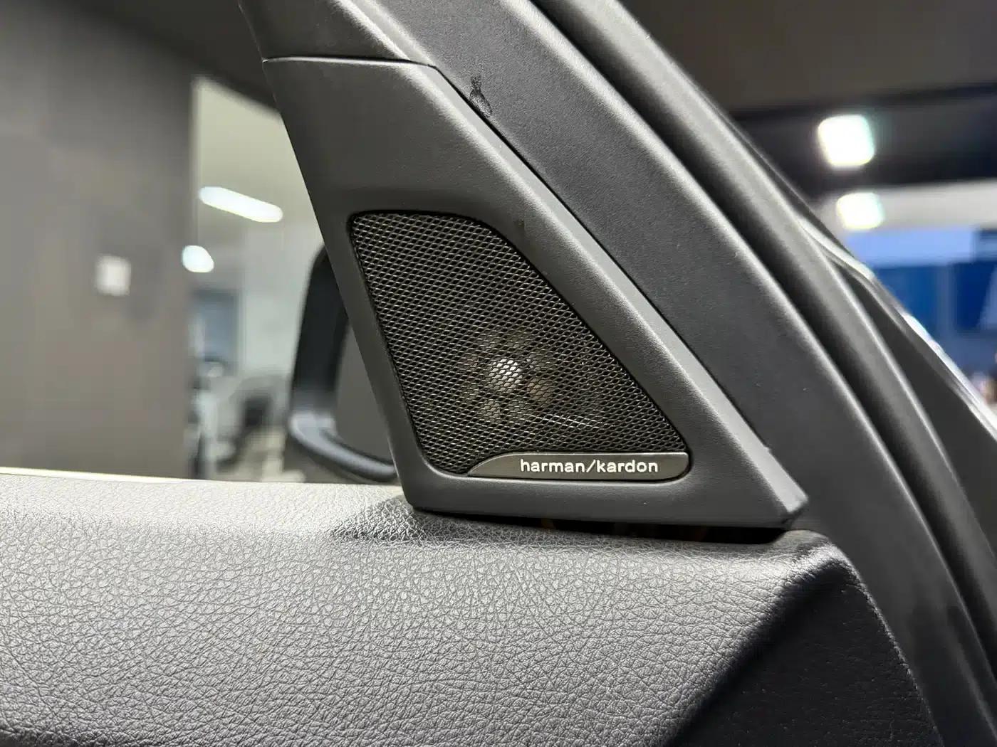 2014 BMW 5 Series 520Li Elegant Edition — миниатюра 20