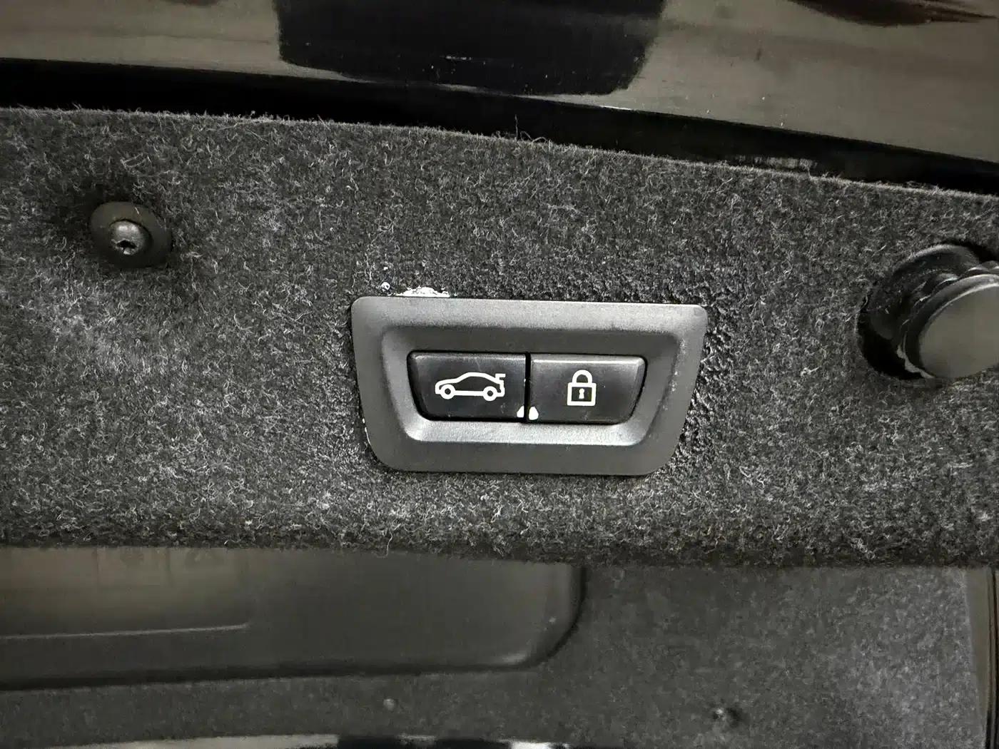 2014 BMW 5 Series 520Li Elegant Edition — миниатюра 22