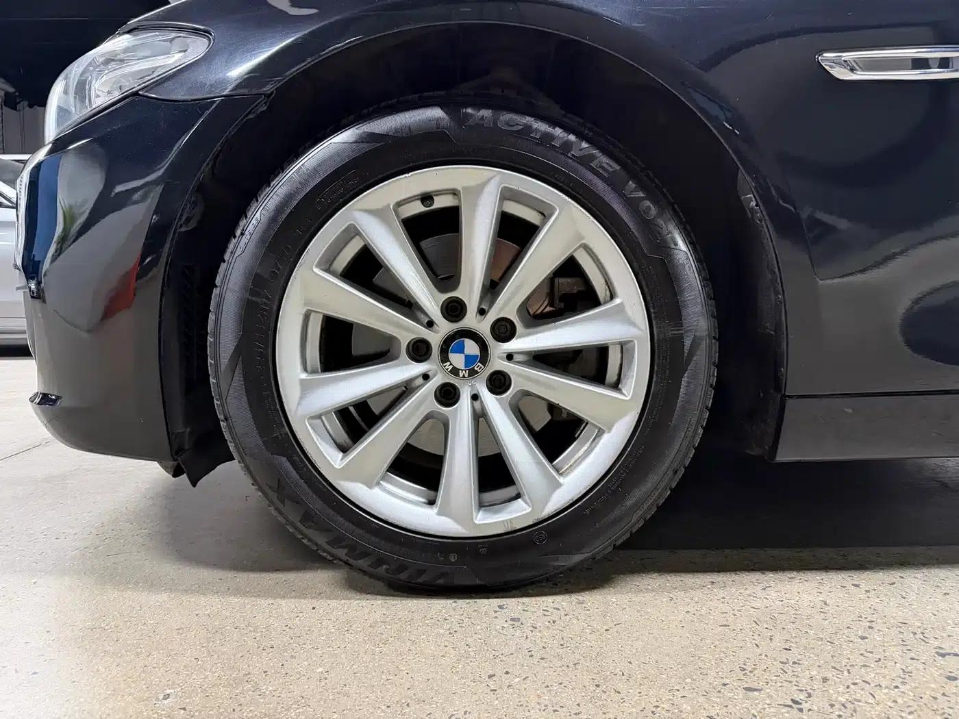 2014 BMW 5 Series 520Li Elegant Edition — миниатюра 23
