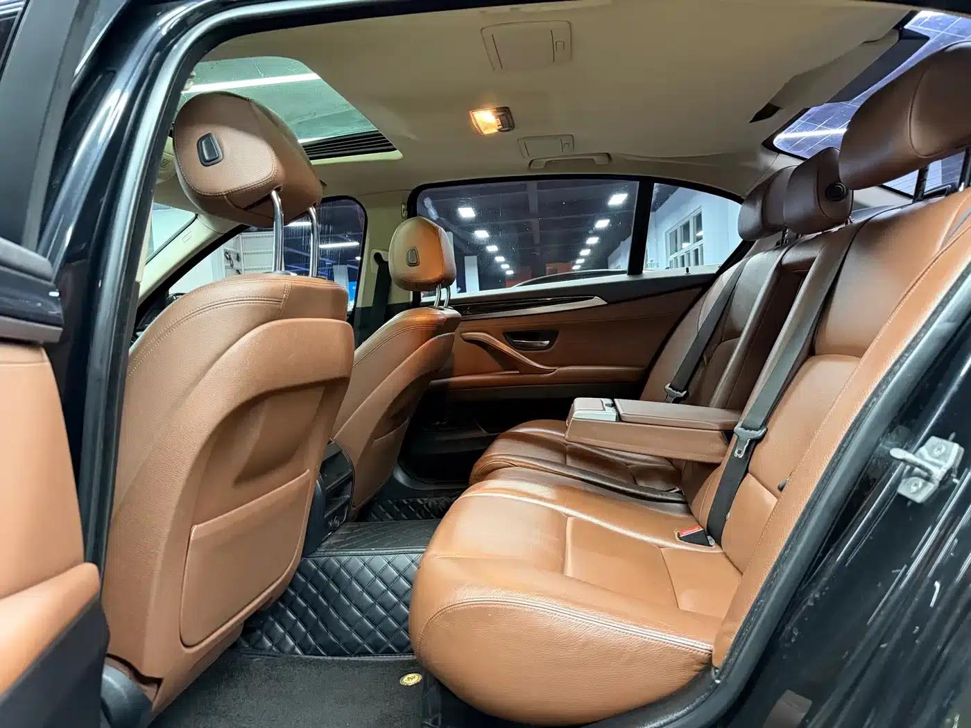 2014 BMW 5 Series 520Li Elegant Edition — миниатюра 5