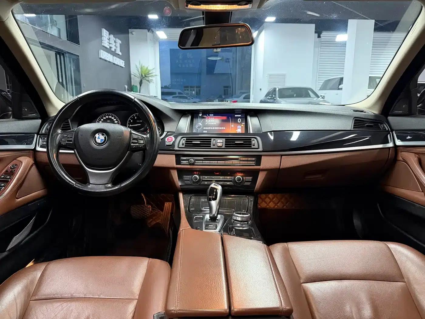 2014 BMW 5 Series 520Li Elegant Edition — миниатюра 6