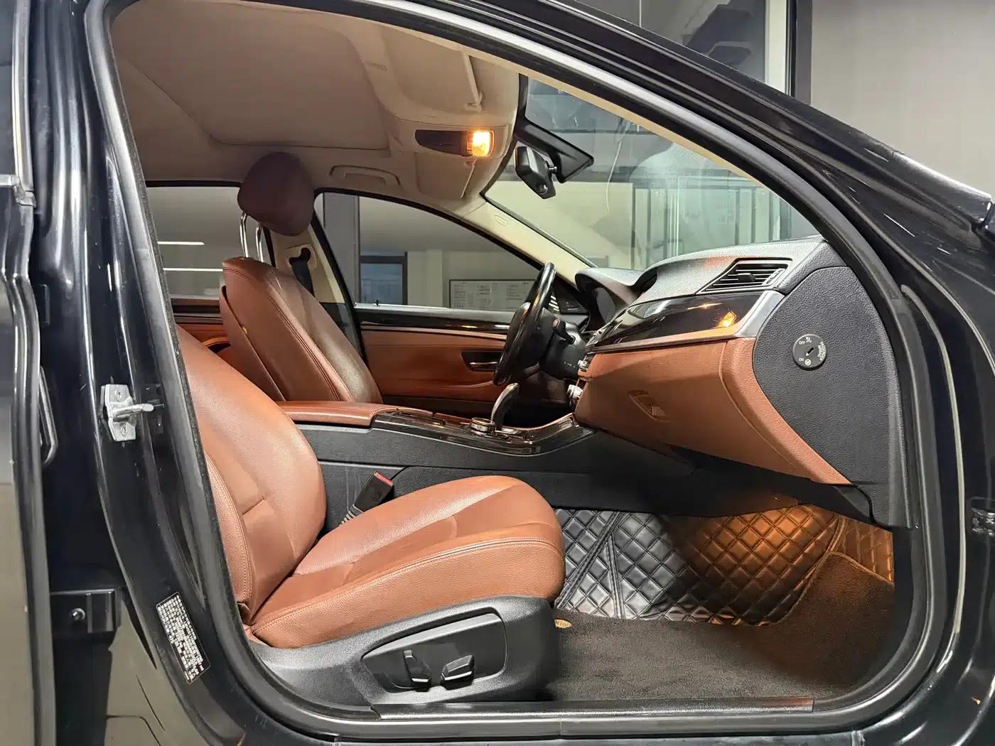 2014 BMW 5 Series 520Li Elegant Edition — миниатюра 9