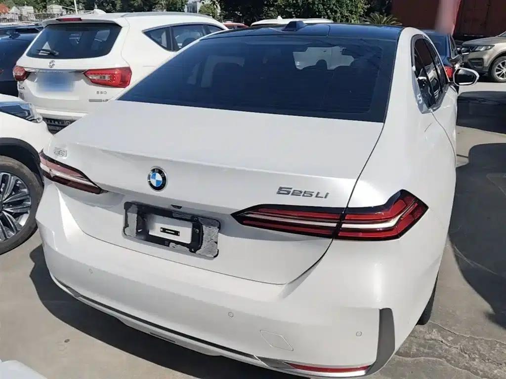 2024 BMW 5 Series 525Li Luxury Package — миниатюра 6