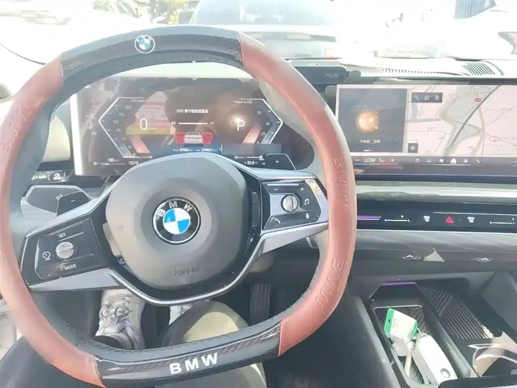 2024 BMW 5 Series 525Li Luxury Package — миниатюра 10