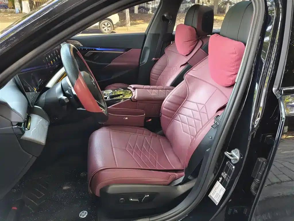 2025 BMW 5 Series 530Li Luxury M Sport Package — миниатюра 15