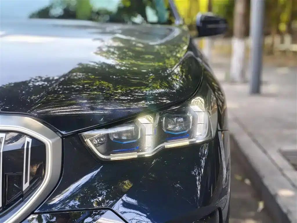 2025 BMW 5 Series 530Li Luxury M Sport Package — миниатюра 24