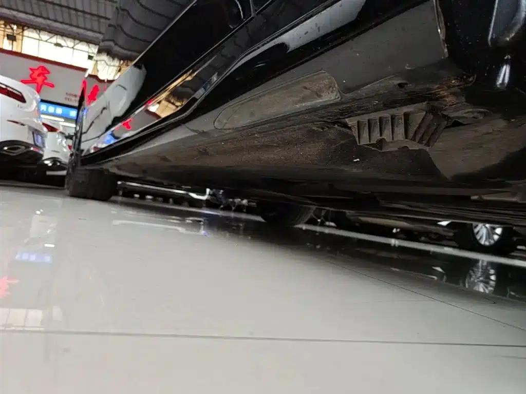 2025 BMW 5 Series 530Li Luxury M Sport Package — миниатюра 20