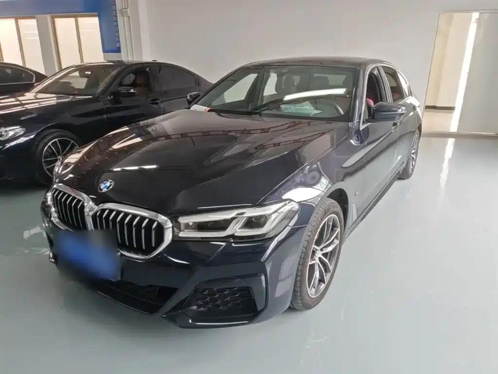 BMW 5 Series 2022 Facelift II 525Li M Sport Package — миниатюра 1
