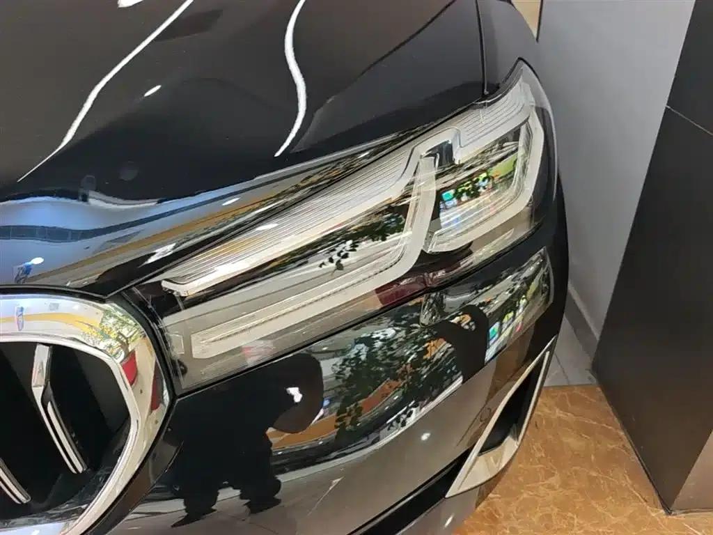 2021 BMW 5 Series 525Li Luxury Package — миниатюра 24
