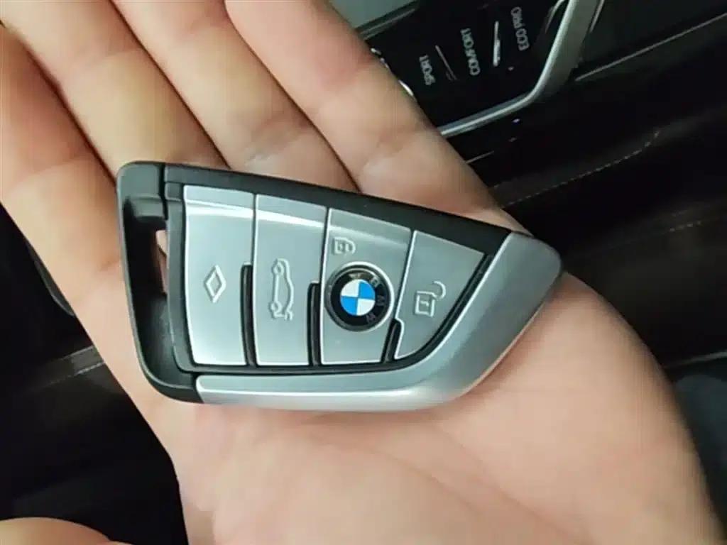 2021 BMW 5 Series 525Li Luxury Package — миниатюра 9