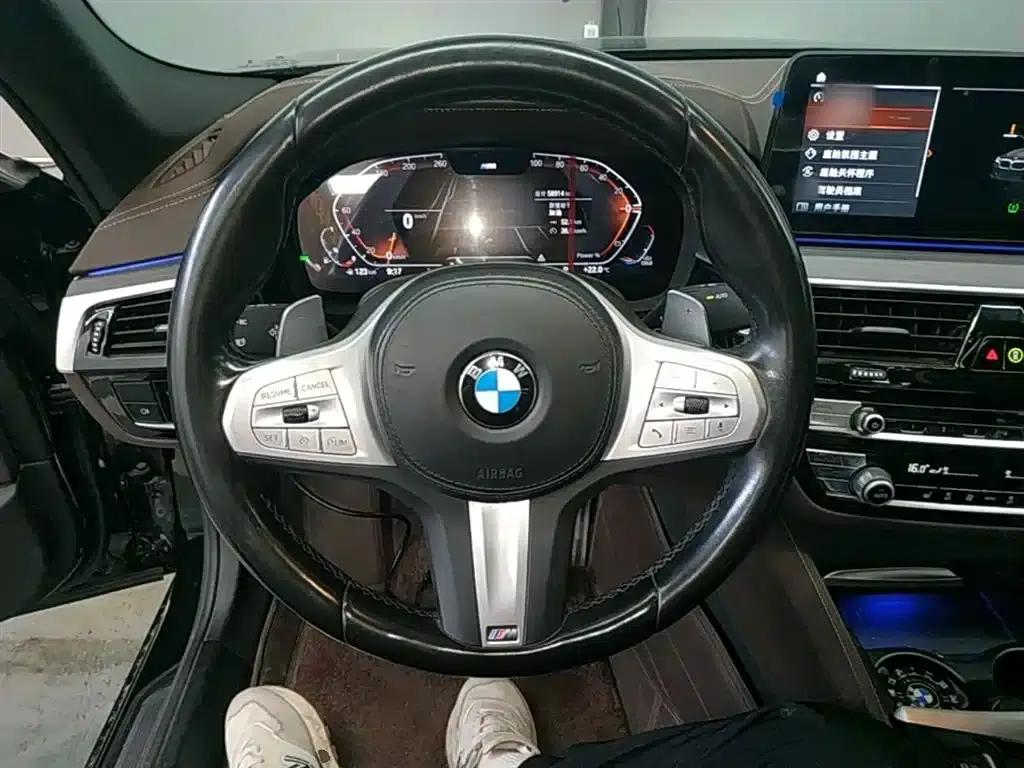 2023 BMW 5 Series 530Li Leading Edition M Sport Package — миниатюра 11