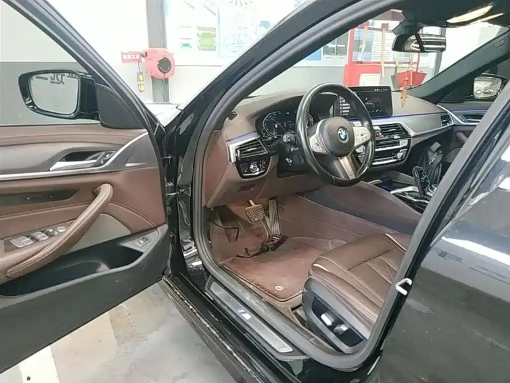 2023 BMW 5 Series 530Li Leading Edition M Sport Package — миниатюра 16