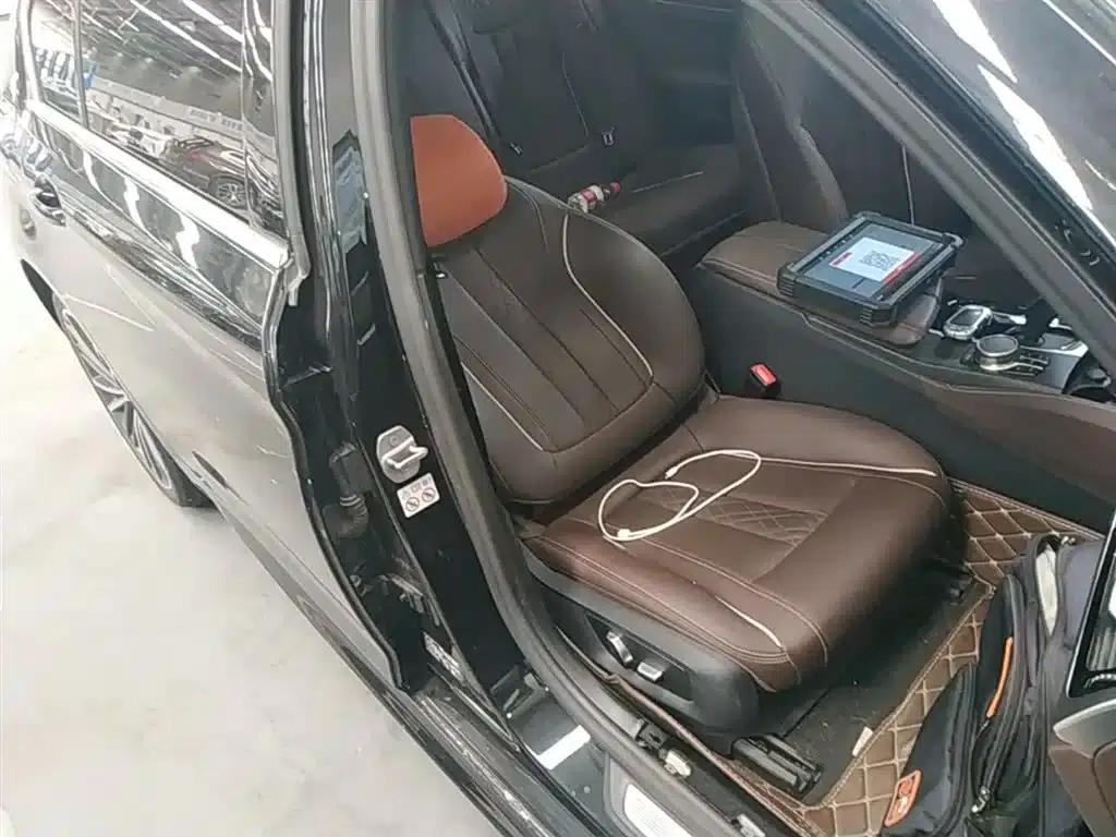 2023 BMW 5 Series 530Li Leading Edition M Sport Package — миниатюра 25
