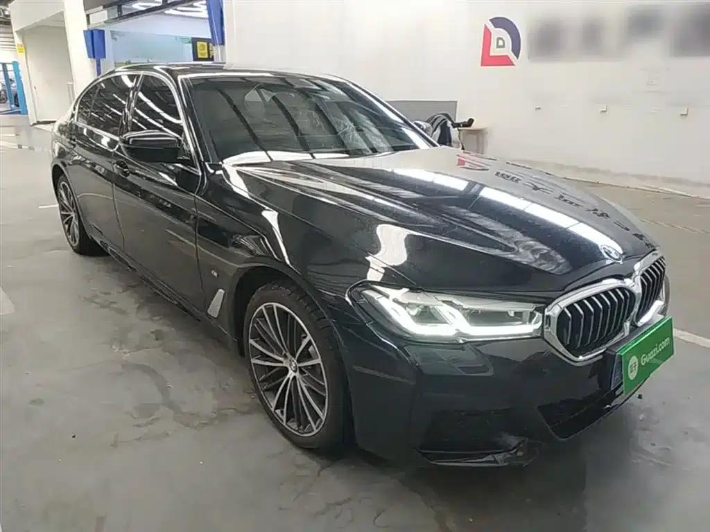 2023 BMW 5 Series 530Li Leading Edition M Sport Package — миниатюра 4