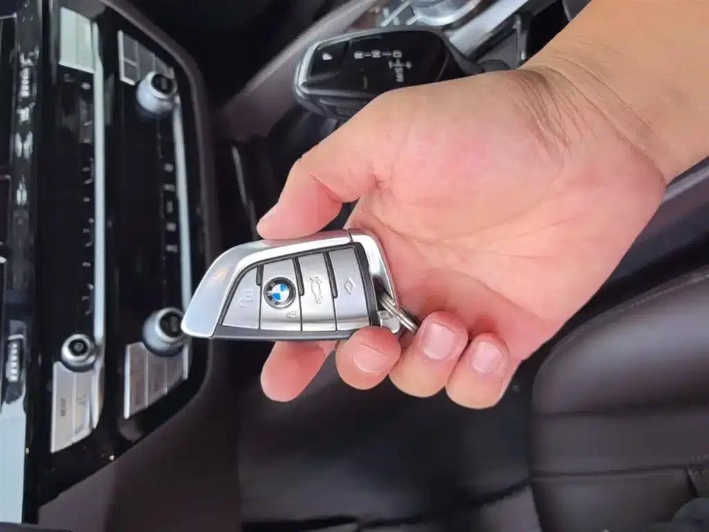 2020 BMW 5 Series 525Li Luxury Package — миниатюра 9