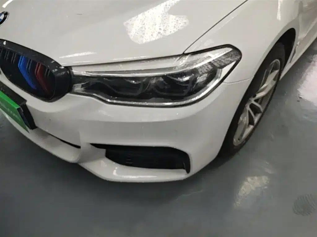 2018 BMW 5 Series 525Li M Sport Package — миниатюра 24
