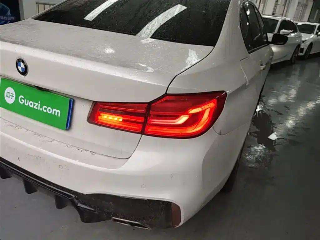 2018 BMW 5 Series 525Li M Sport Package — миниатюра 8