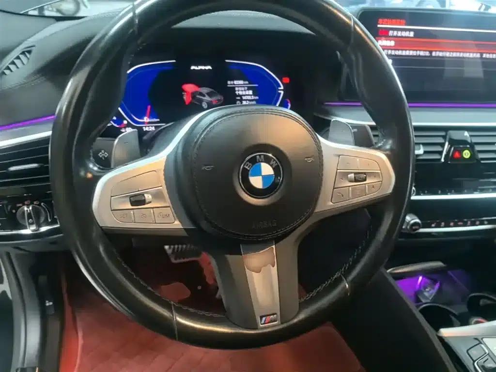 2023 BMW 5 Series 530Li Leading Edition M Sport Package — миниатюра 11